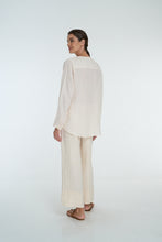 Load image into Gallery viewer, roma one pocket linen shirt